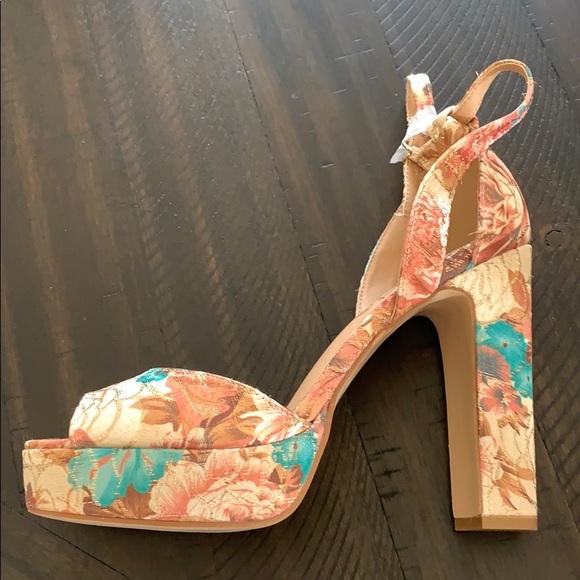 Floral heels - Picture 2 of 4